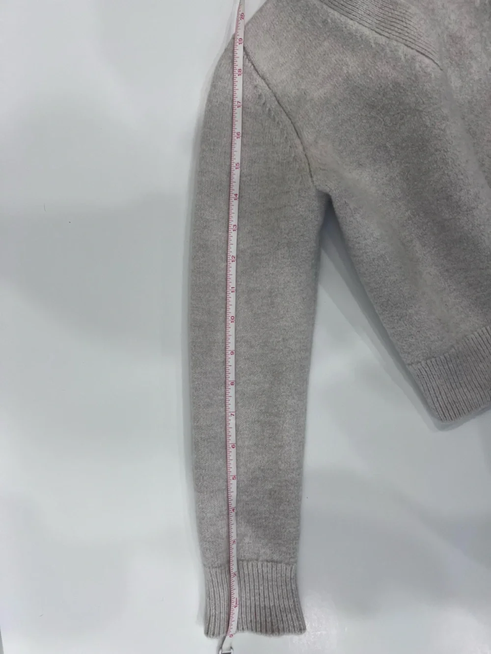 Wilfred Free Aritzia 100% Merino Wool Cardigan S Grey Cropped Button Knit - Picture 9 of 9